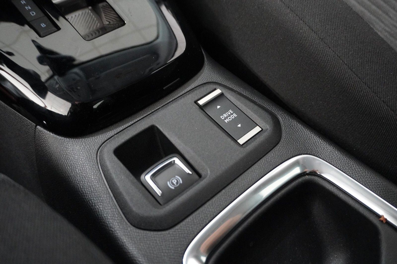Fahrzeugabbildung Opel Corsa-e F EDITION 7KW NAVI/VIRT/TEMP/DAB/WÄRMEP.