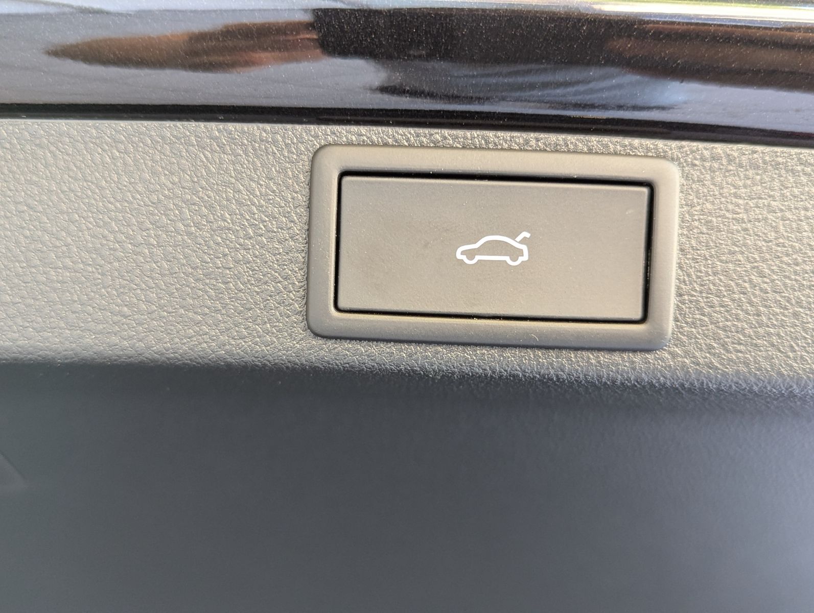 Fahrzeugabbildung SKODA Octavia 2.0 TDI Sportline Canton Matrix Pano 5J