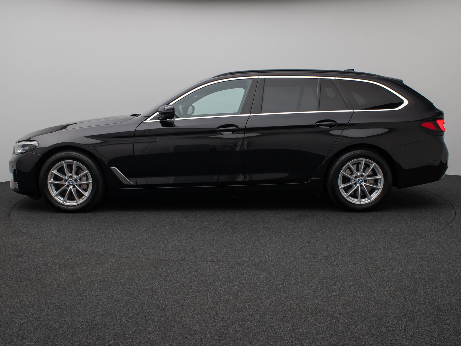 Fahrzeugabbildung BMW 530d Kamera DAB HiFi 4xKlima Leder Sport Alarm