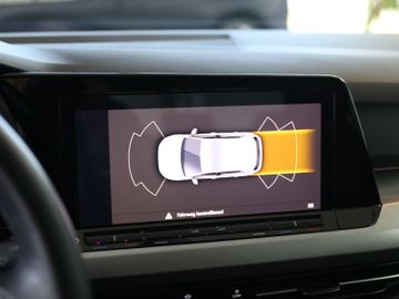 Volkswagen Golf Life 2.0TDI LED NAVIGATION PRO SHZ ACC APP