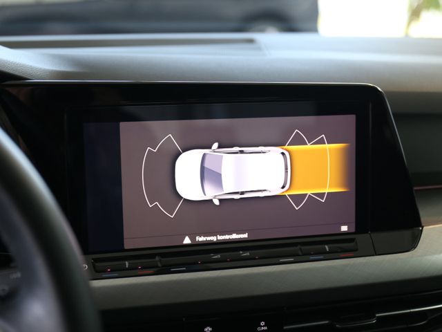 Volkswagen Golf Life 2.0TDI LED NAVIGATION PRO SHZ ACC APP