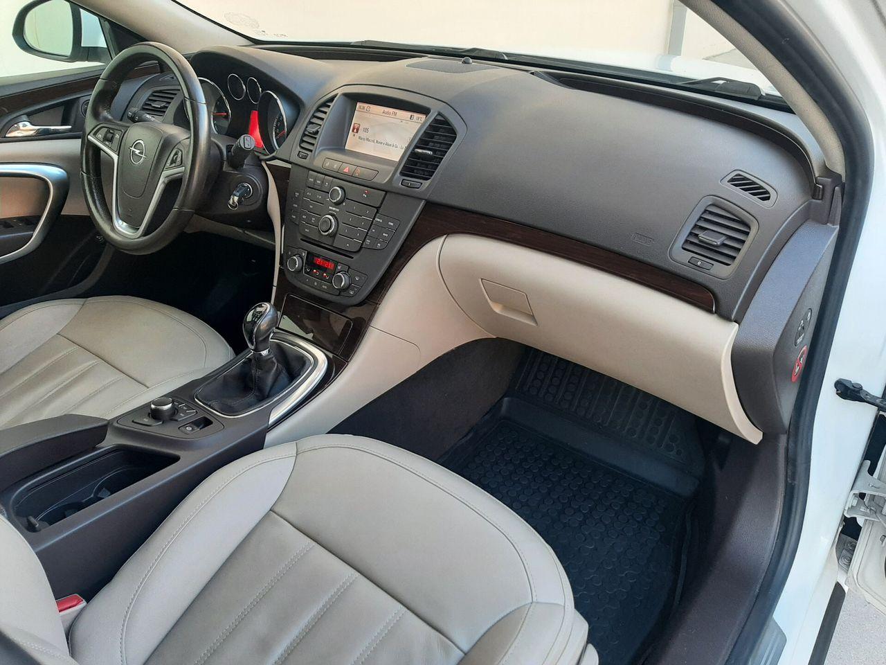 Opel Insignia 2010 — photo 12