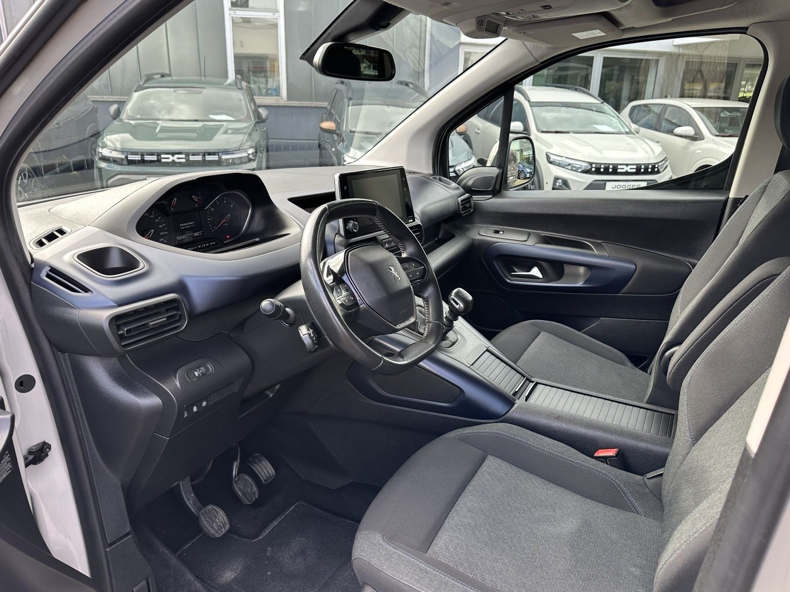 Fahrzeugabbildung Peugeot Rifter 1.2 PureTech 110 Allure L1 S&S