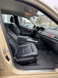 Mercedes E 200 - 6