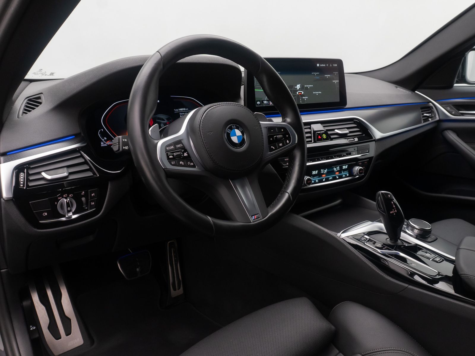 Fahrzeugabbildung BMW 520d M Sport Laser AHK HUD DAB Kamera Komfort