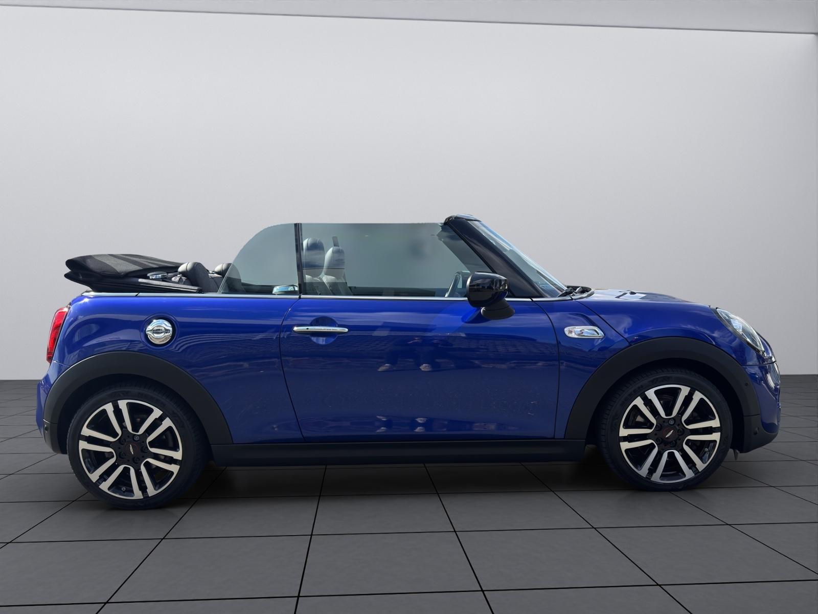MINI Cooper S Cabrio Navi Kamera LED WirelessCharging