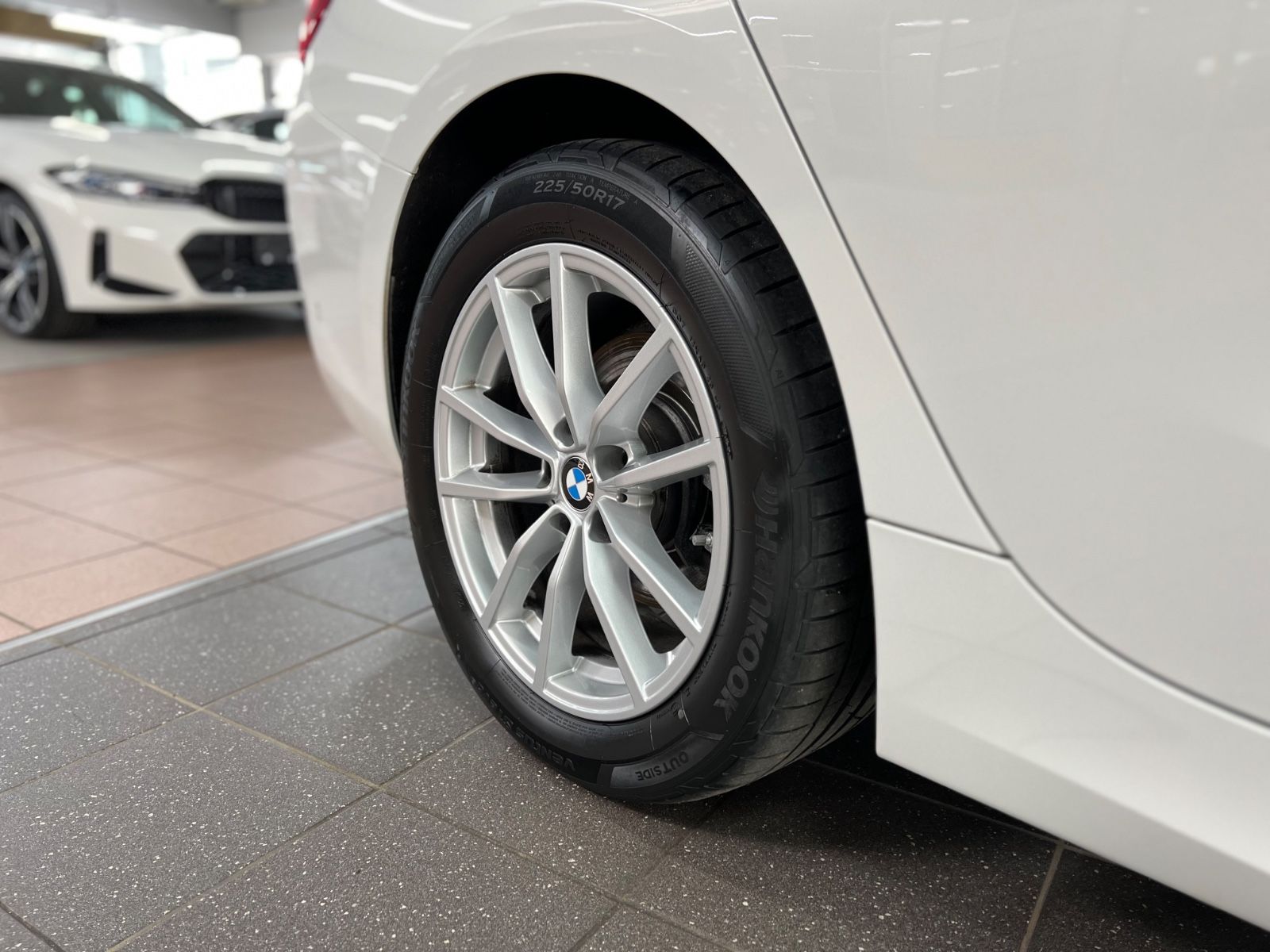 BMW 318 d Touring AHK+DA+ACC+HuD+KEYLESS+PARK ASSIST foto 12