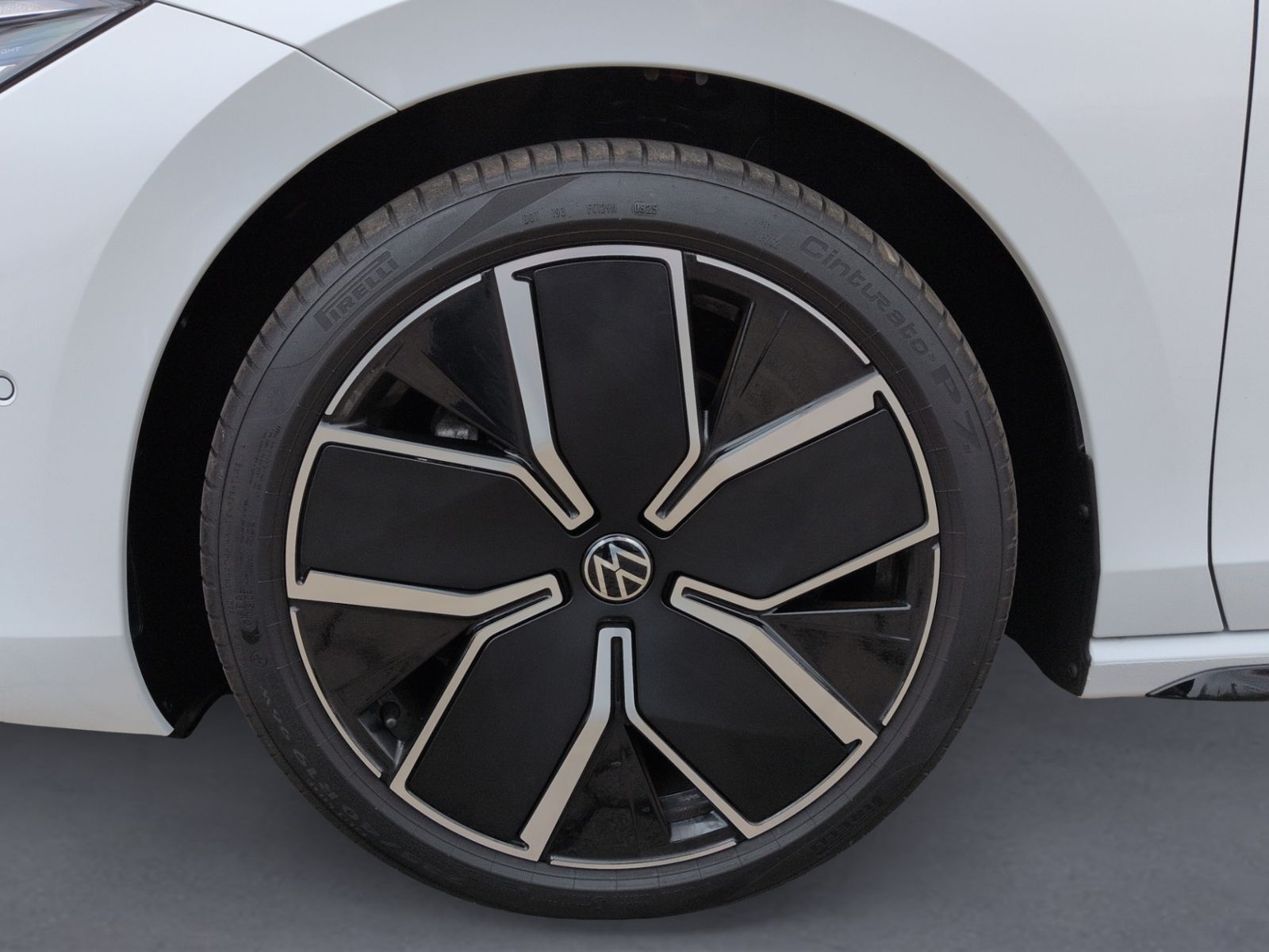 Passat R-Line 2.0 TDI 4MO DSG PANO+STHZ+AHK+