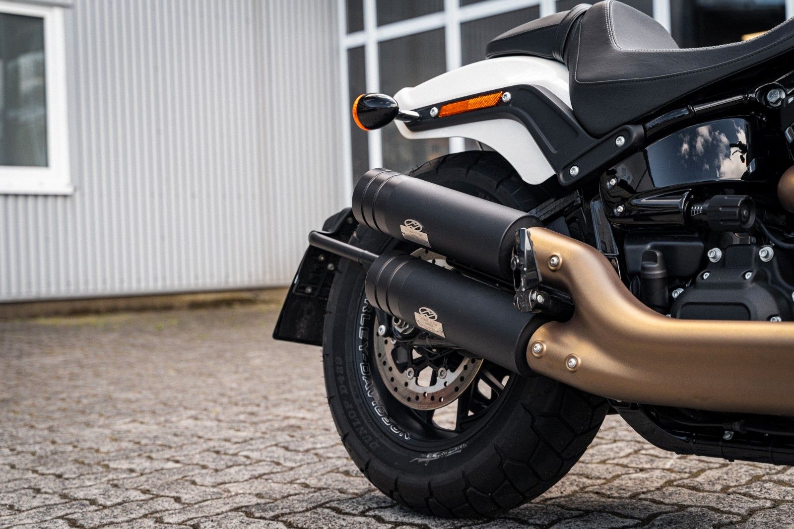 Fahrzeugabbildung Harley-Davidson FAT BOB 114 cui SOFTAIL - JEKILL & HYDE