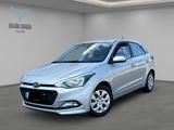 Hyundai i20 Pure Edition 2017 Klima 1.Hd.Scheckheftgepfl - Hyundai i20 Gebrauchtwagen in Hamburg