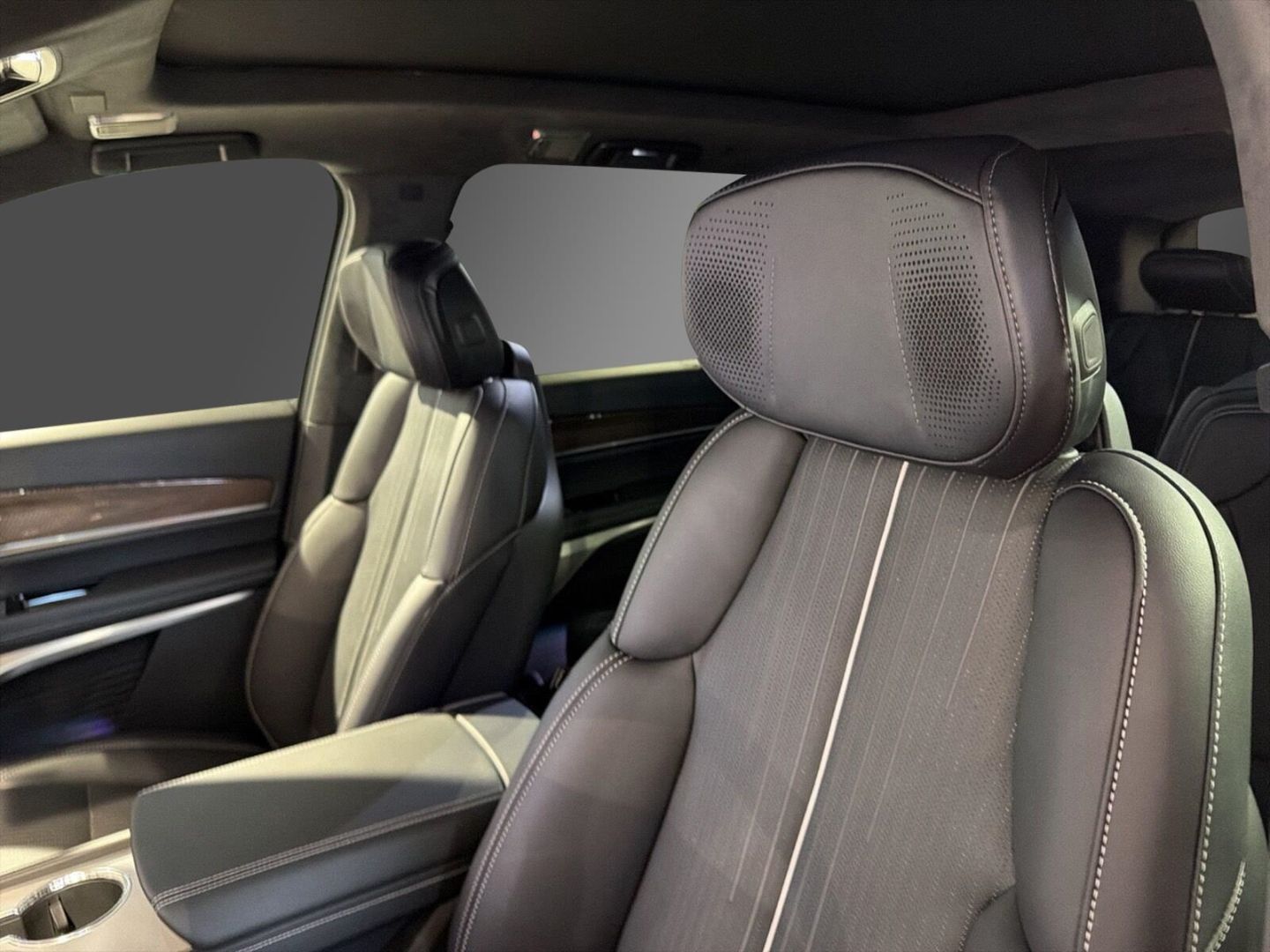 Fahrzeugabbildung Cadillac VISTIQ 452 kW AWD Sport 7-Sitzer