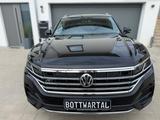 Volkswagen Touareg R-Line 4Motion"2 x R-Line"Panorama" - Volkswagen Touareg mit Diesel-Antrieb: Schwarz