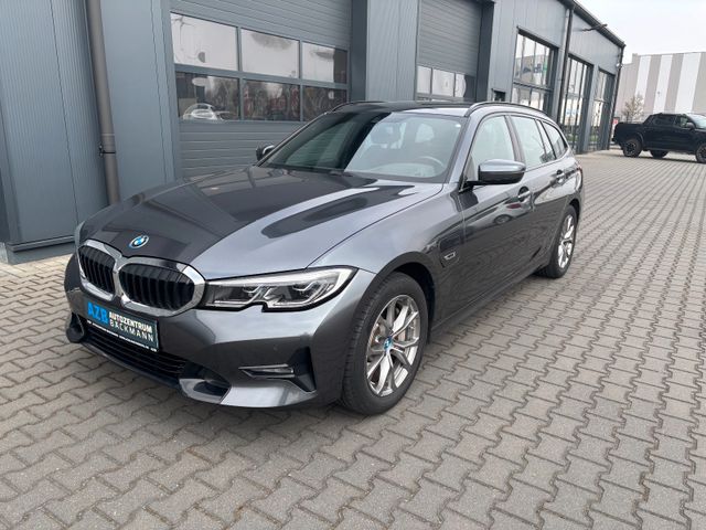 BMW 330e xDrive Touring SportLine LASER NP:71.000,-