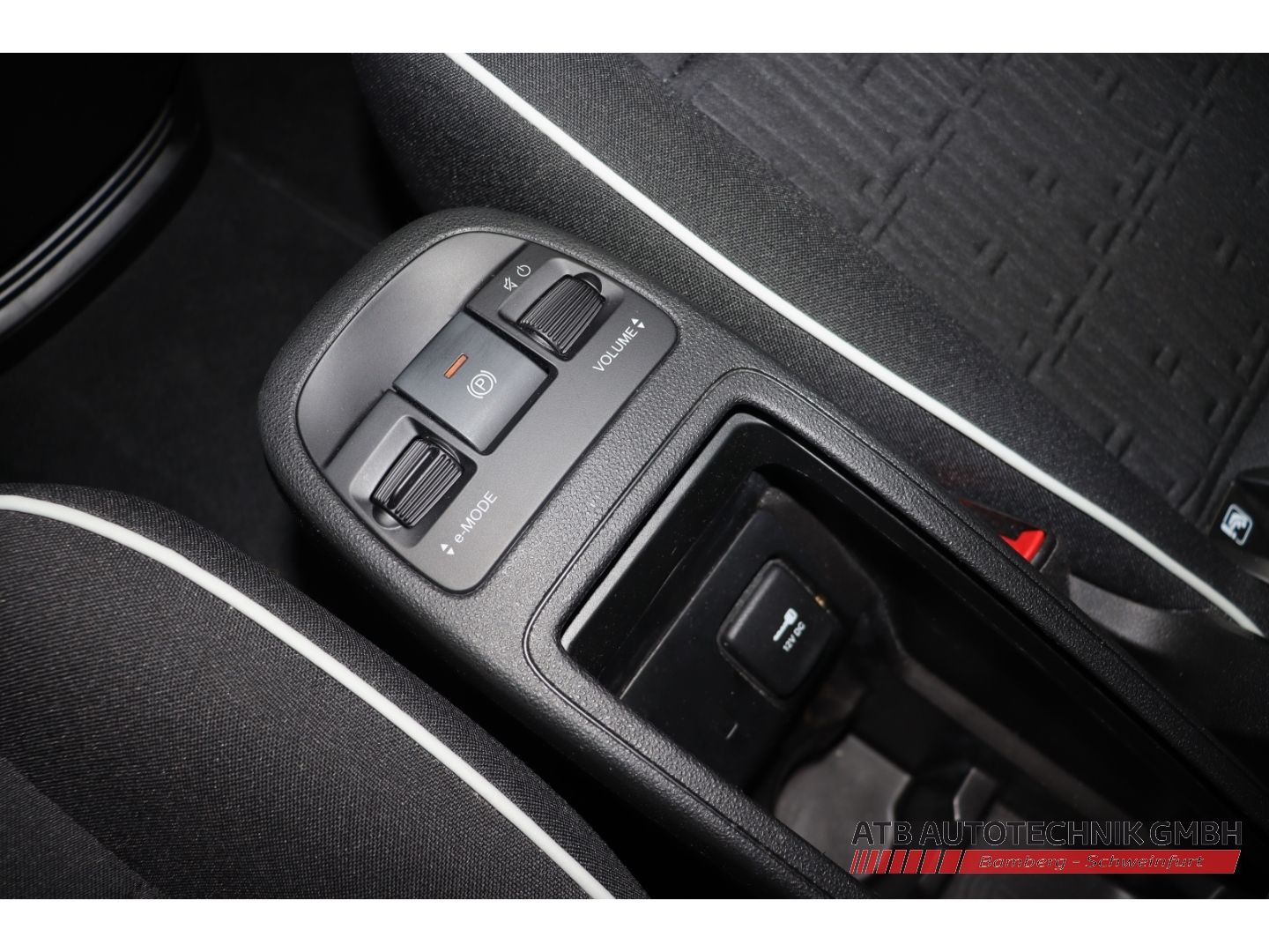 Fahrzeugabbildung Fiat 500e Cabrio 42kWh SOH 95,7% Komfort- und Stylepa
