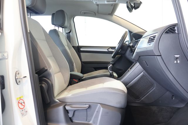 Volkswagen Touran Comfortl. 1.5 TSI AID+ACC+CARPLAY+7 SITZE
