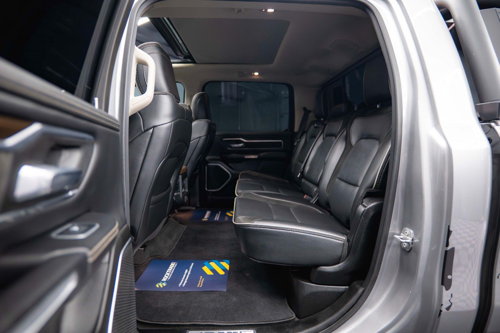 Fahrzeugabbildung Dodge RAM 5.7 V8 HEMI 4x4 LARAMIE PUNISHER *Pano*LED*