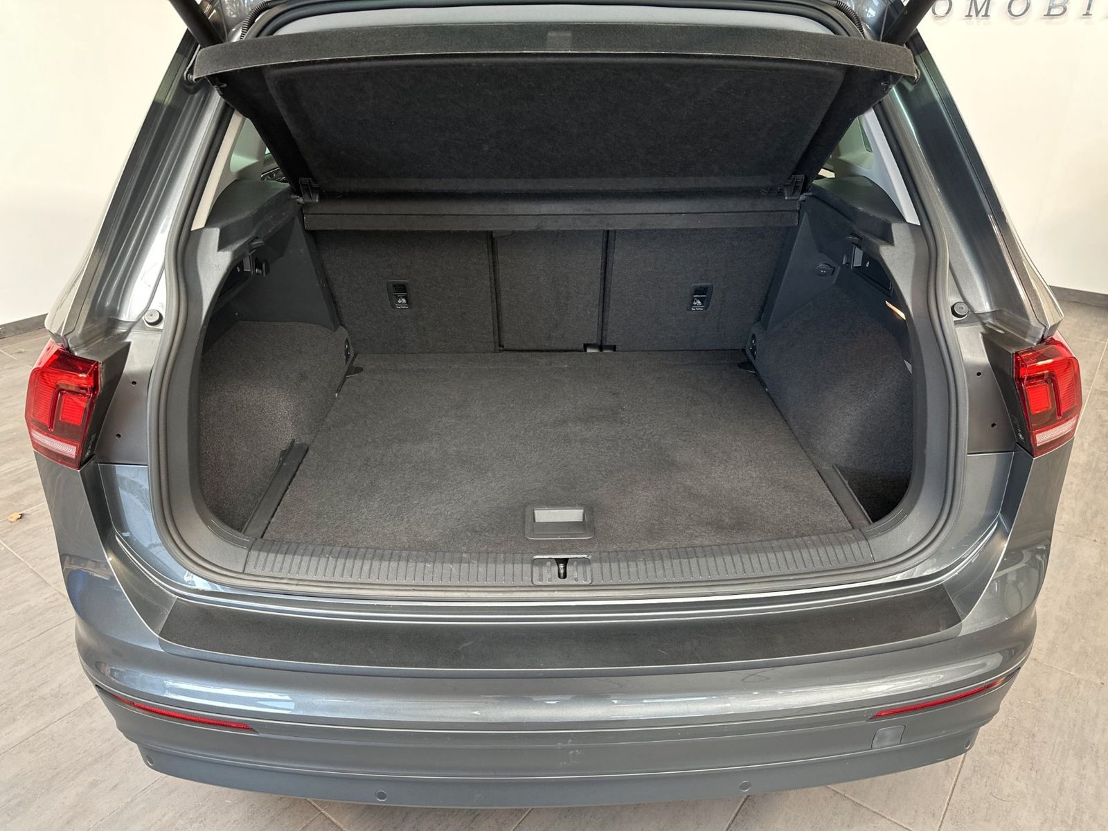 Fahrzeugabbildung Volkswagen Tiguan 2.0 TDI DSG 4M Sound NAV+LED+AHK+PANORAMA