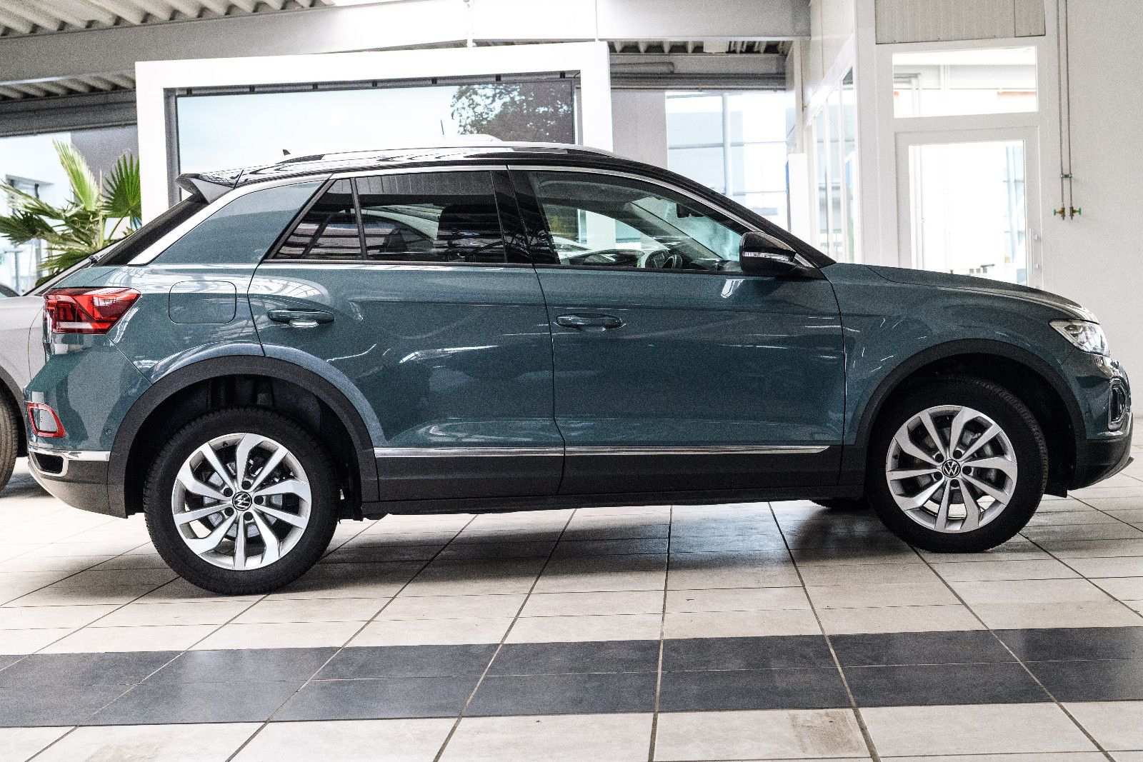 Fahrzeugabbildung Volkswagen T-Roc Style+Navi+We Connect+LED-Plus+ACC+