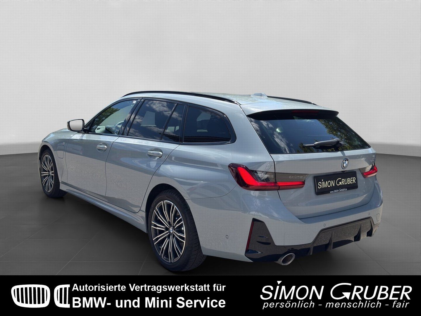 Fahrzeugabbildung BMW 330e Touring M Sport Live Prof Innovation HUD