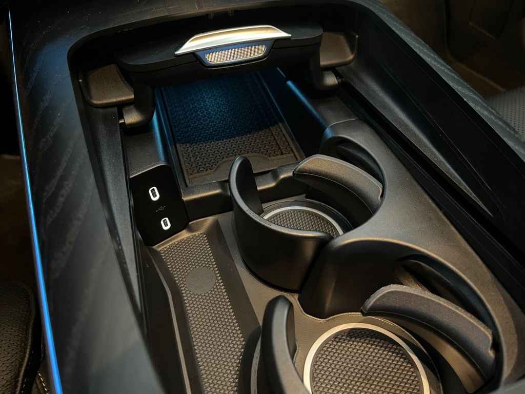 Fahrzeugabbildung Mercedes-Benz E 450 dT 4M AHK Pano Sitzklima Superscreen 360°