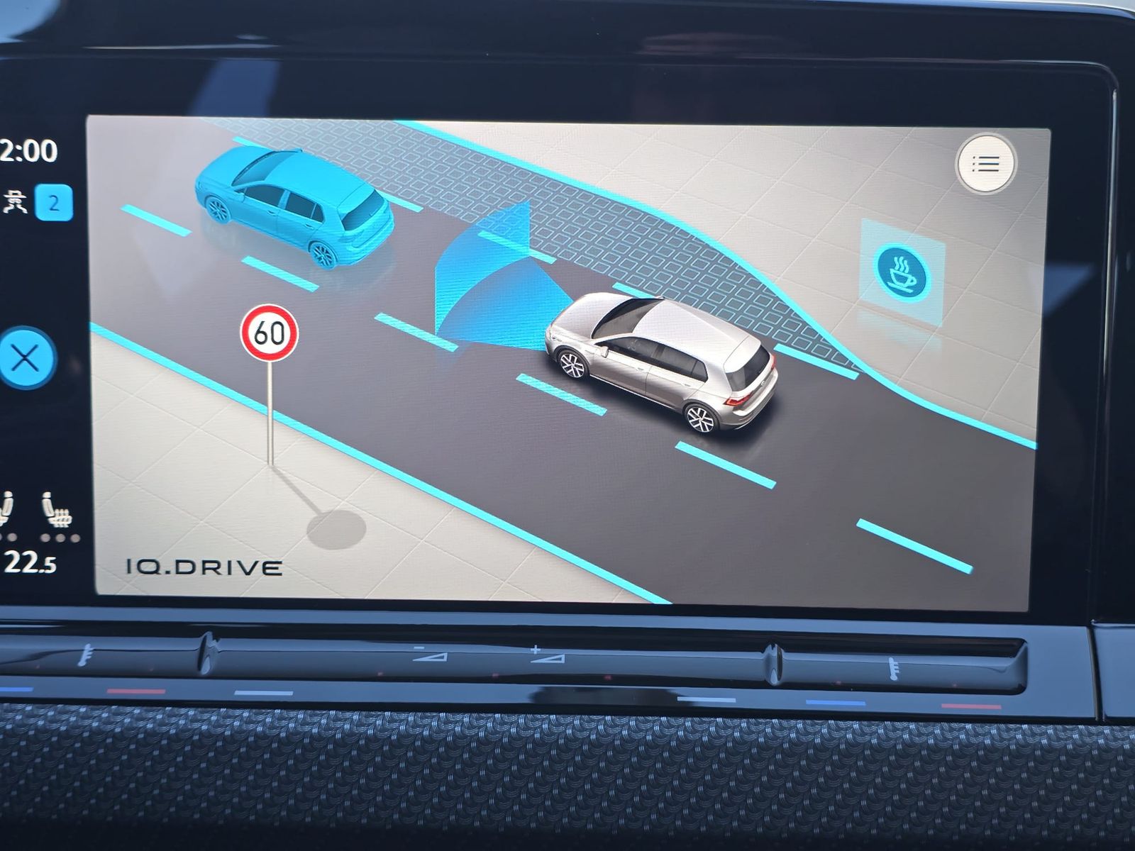 Fahrzeugabbildung Volkswagen Golf 1.5 TSI R-Line PANO*LED*ACC*KAMERA*PremNAVI