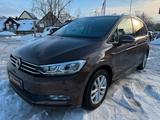 Volkswagen Touran Comfortline BMT*7 SITZER*DSG*1. HAND* - gebrauchte Kleinbusse in Braunschweig