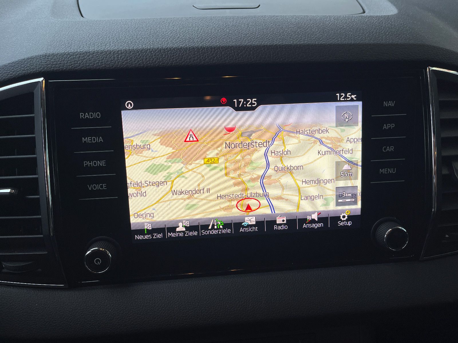 Fahrzeugabbildung SKODA Karoq Ambition 1.0 DSG