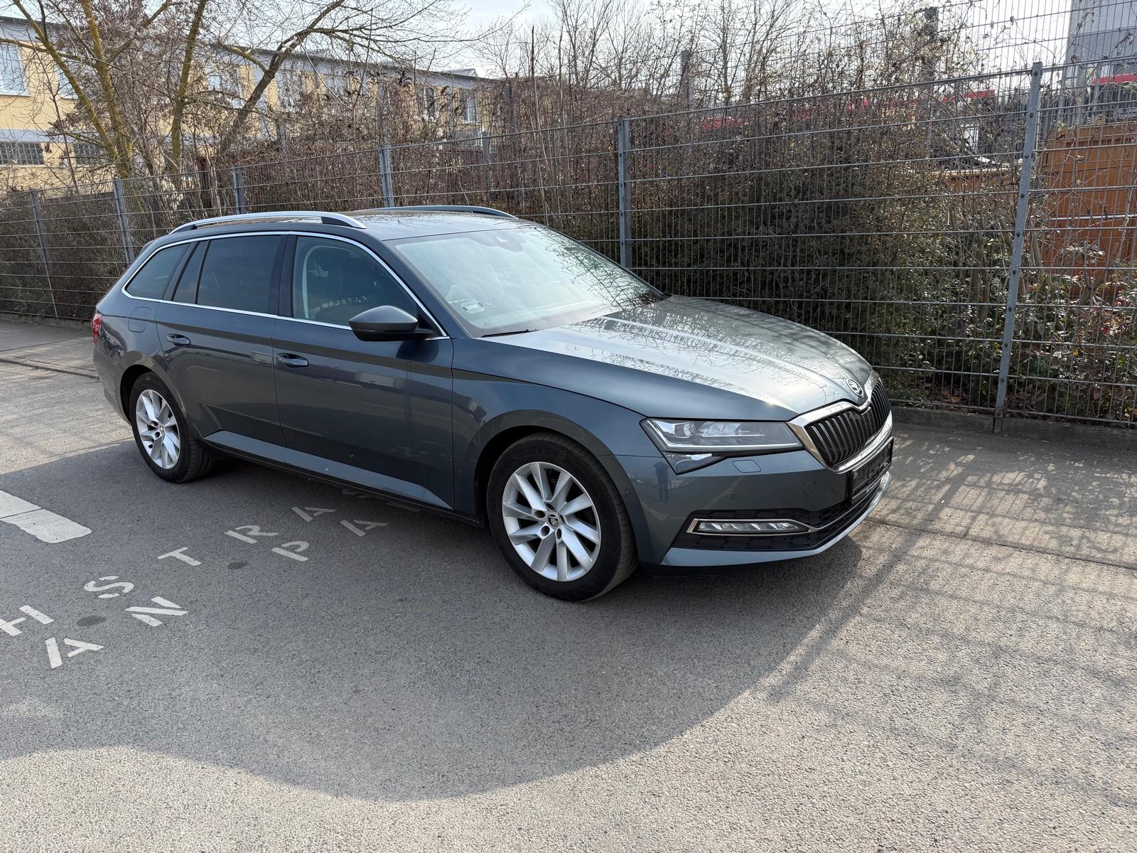 Skoda Superb NAVI LEDER LED