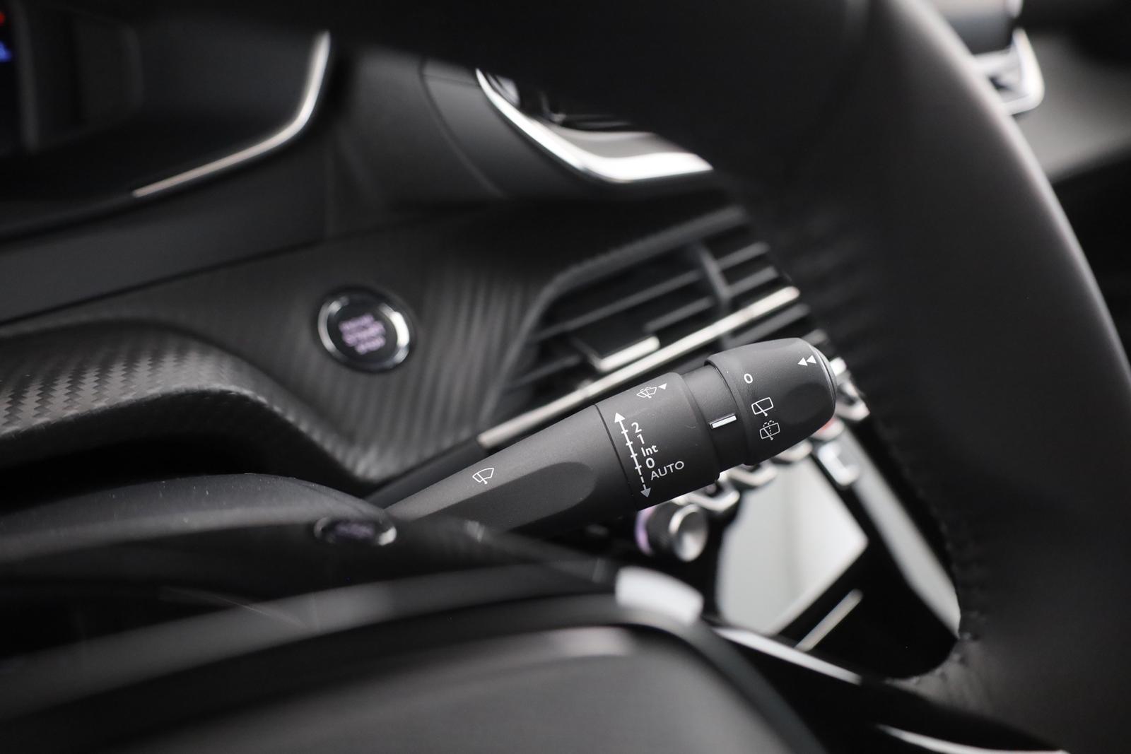 Peugeot 2008 1.2 PureTech LED Navi Tempomat