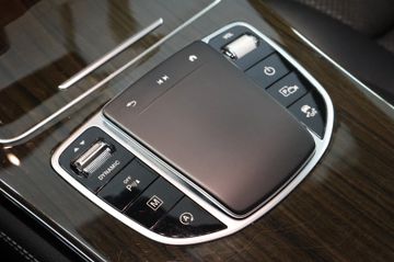 Mercedes-Benz GLC 300 4Matic Pano AHK Multibeam AMG Line