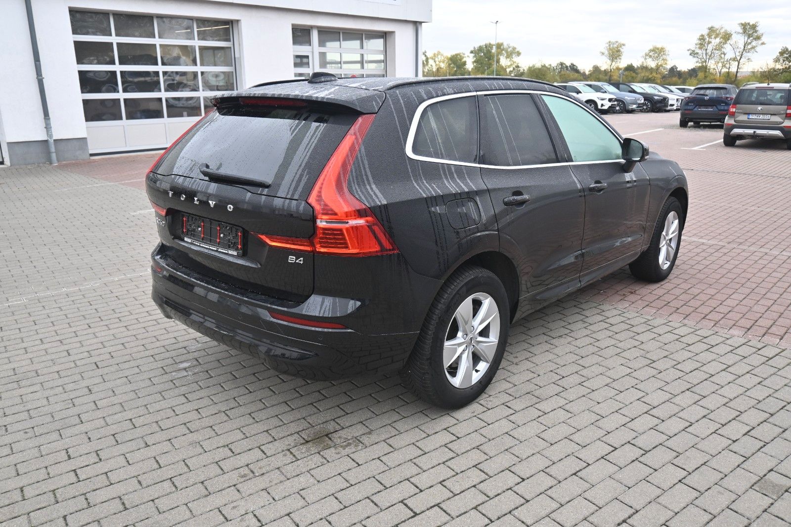 Fahrzeugabbildung Volvo XC60 B4 Benzin Core* LHZG*Allwetter*GoogleMaps*