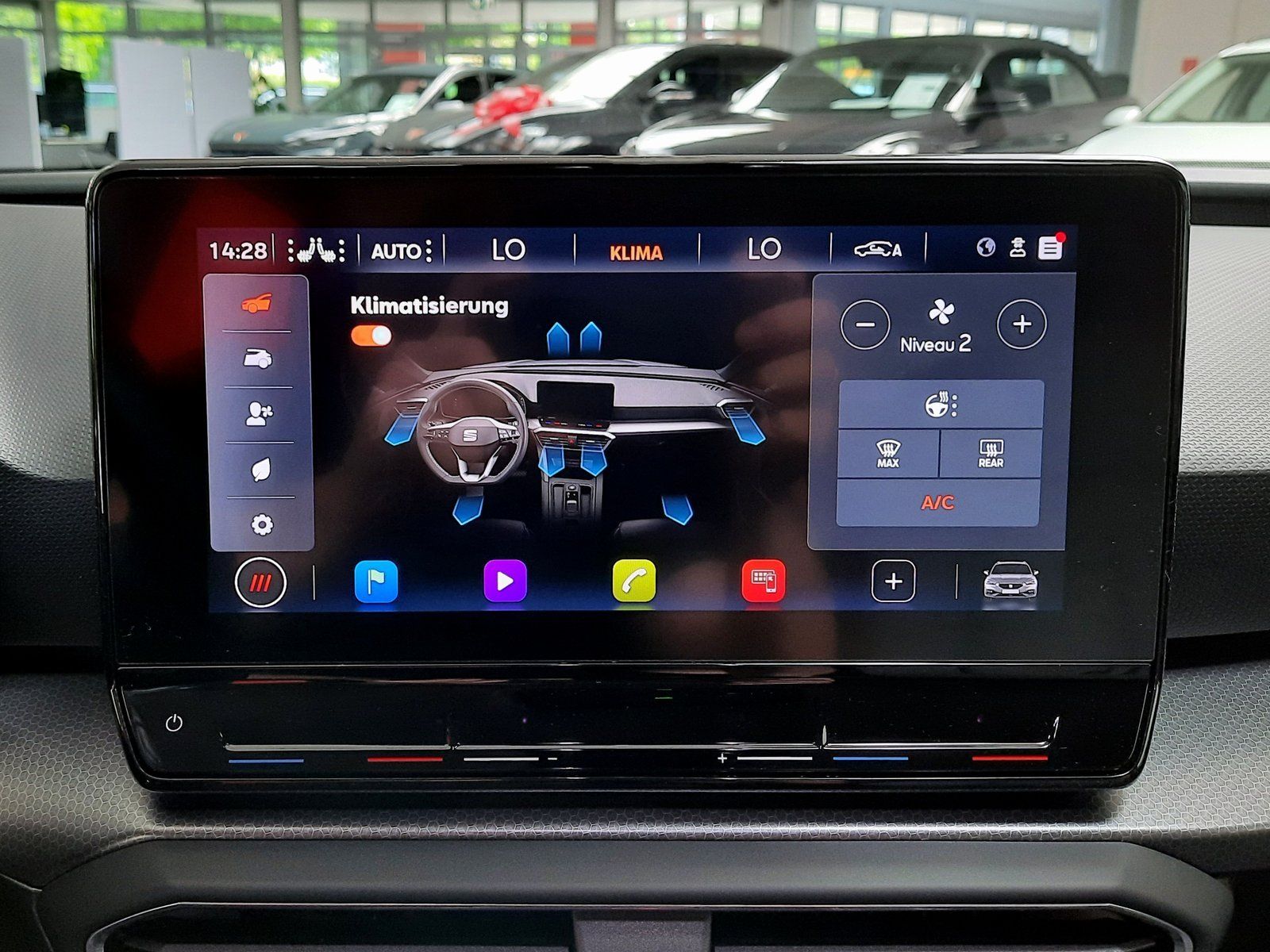 Fahrzeugabbildung SEAT Leon ST Style TDI DSG *Navi*Cam*App*ACC*LED*