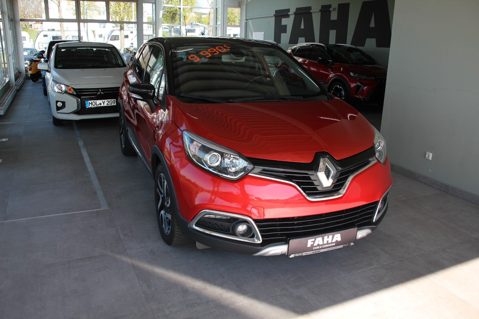 Fahrzeugabbildung Renault Captur Helly Hansen