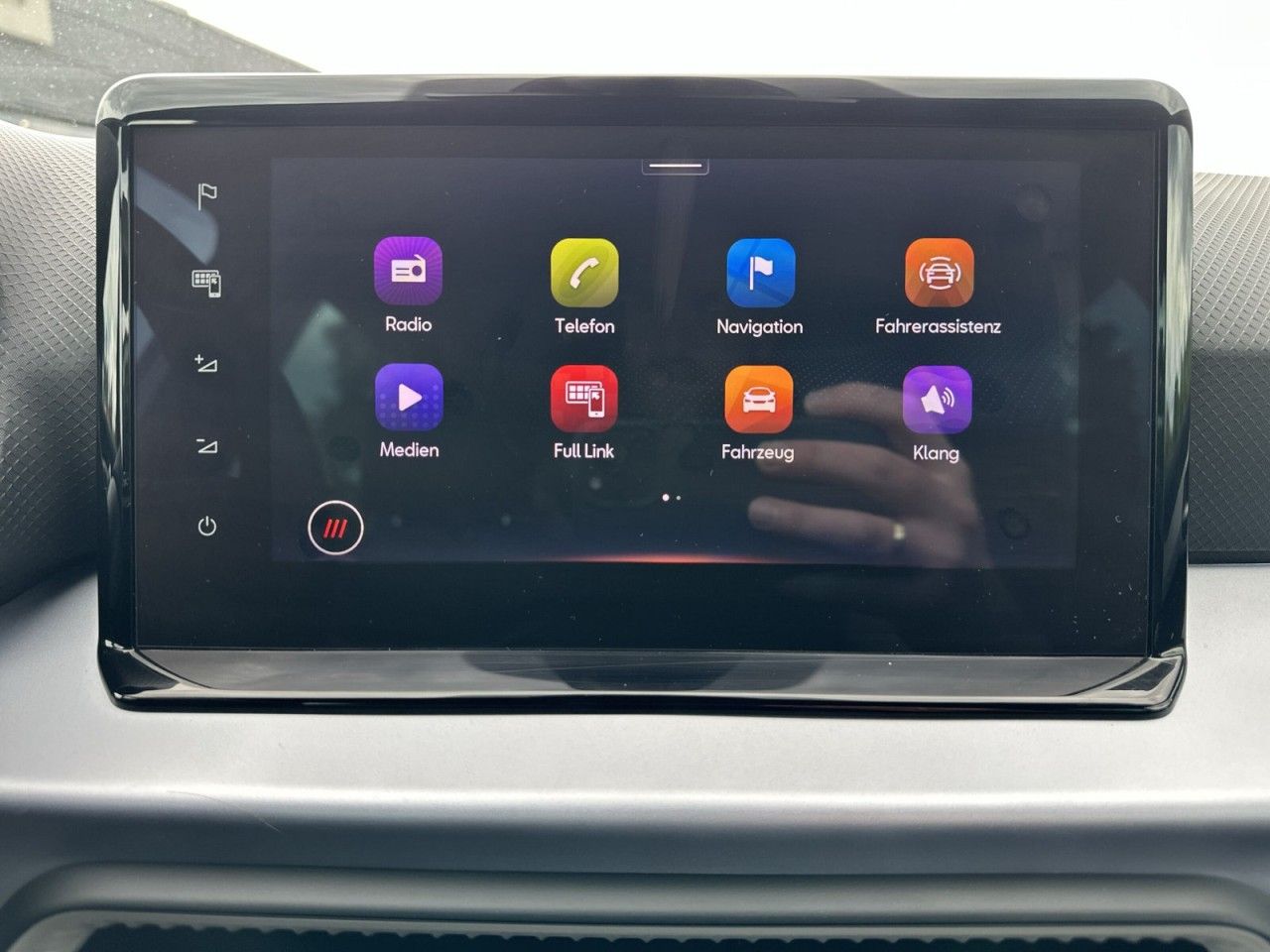 Fahrzeugabbildung SEAT Arona FR 1.0 TSI 110PS-Virtual-LED-AHK* - mit KI generiert/bearbeitet