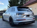 Audi SQ7 VOLL AHK 7-Sitz Carbon 360 Key Soft 22 Zoll - Audi SQ7 von privat