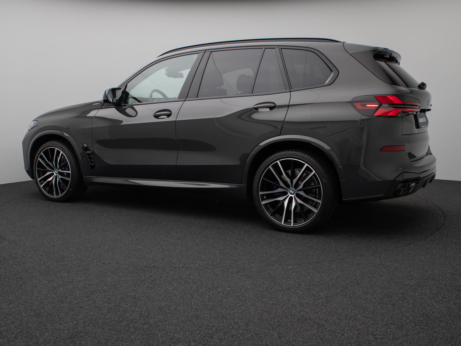 BMW X5 M60i 360° HUD H/K SoftCl Panorama Sky Lounge 