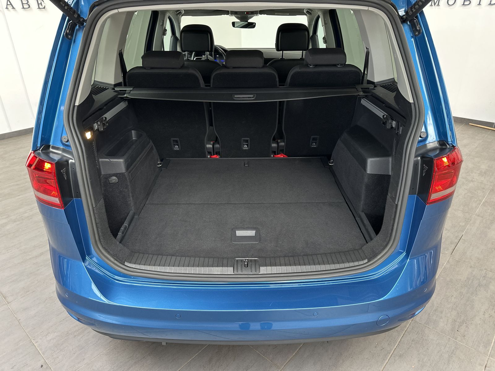 Fahrzeugabbildung Volkswagen Touran Comfortline 2.0 TDI DSG NAV+LED+ACC+AHK
