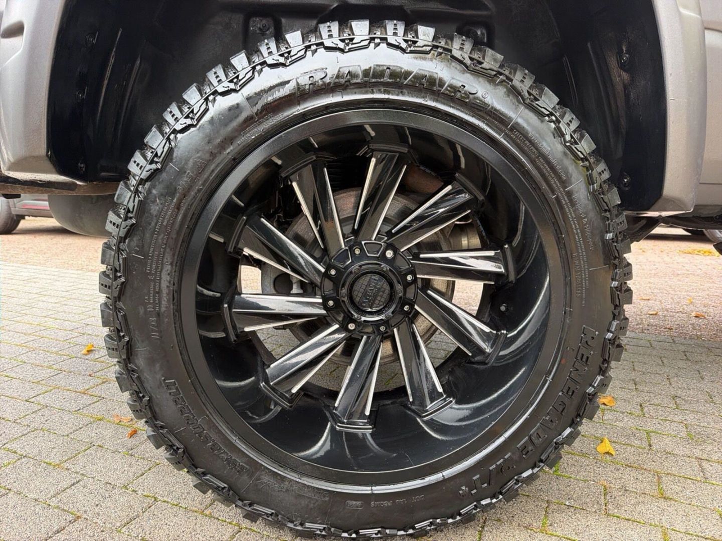 Fahrzeugabbildung Dodge RAM RAM1500 Limited Crew Cab Extremumbau Voll Au