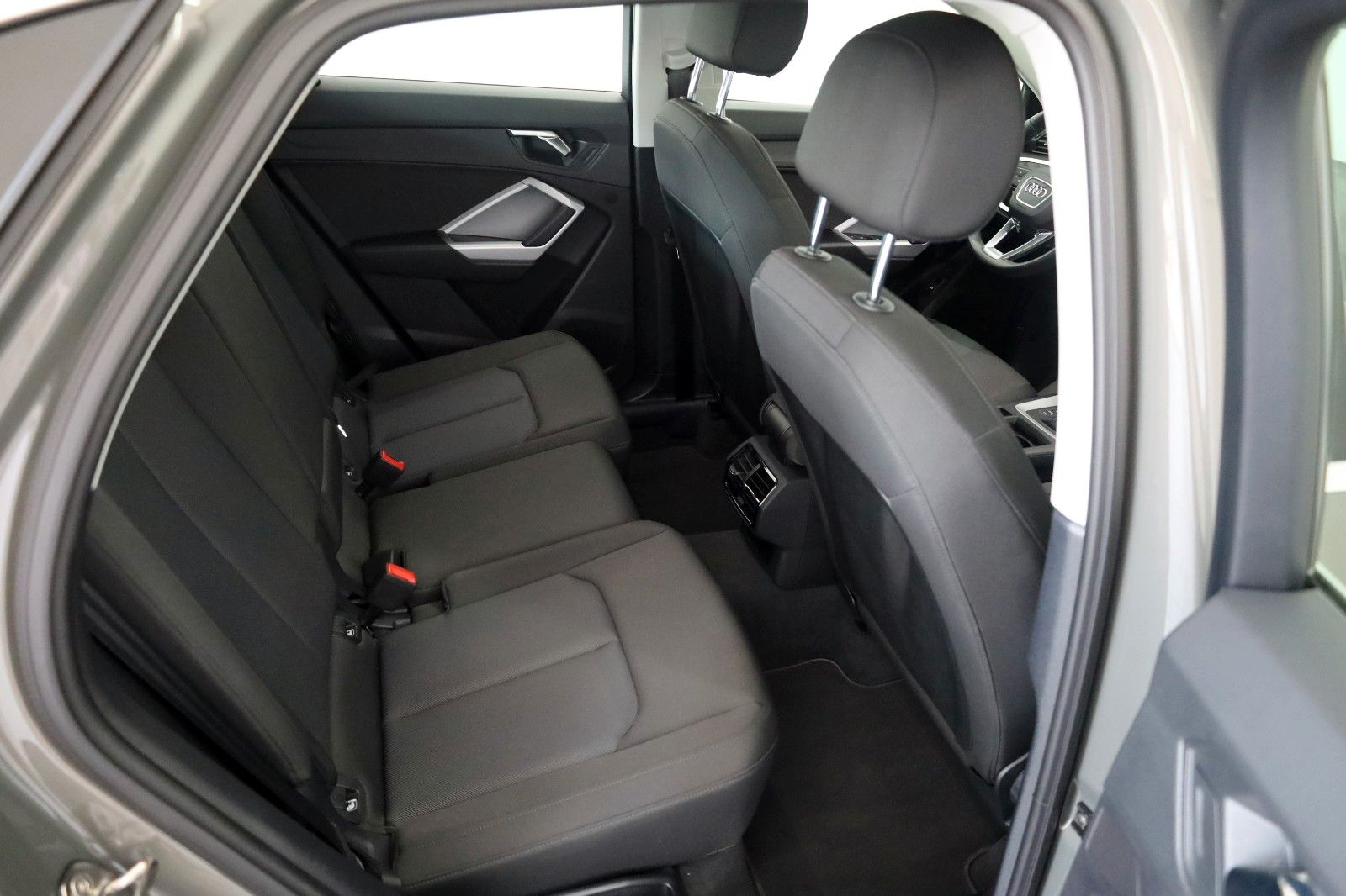 Fahrzeugabbildung Audi Q3 35 TDI quattro Sportback Navi,LED,Kamera,SH