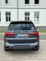BMW X7  M50d - Voll - graue BMW X7 M50