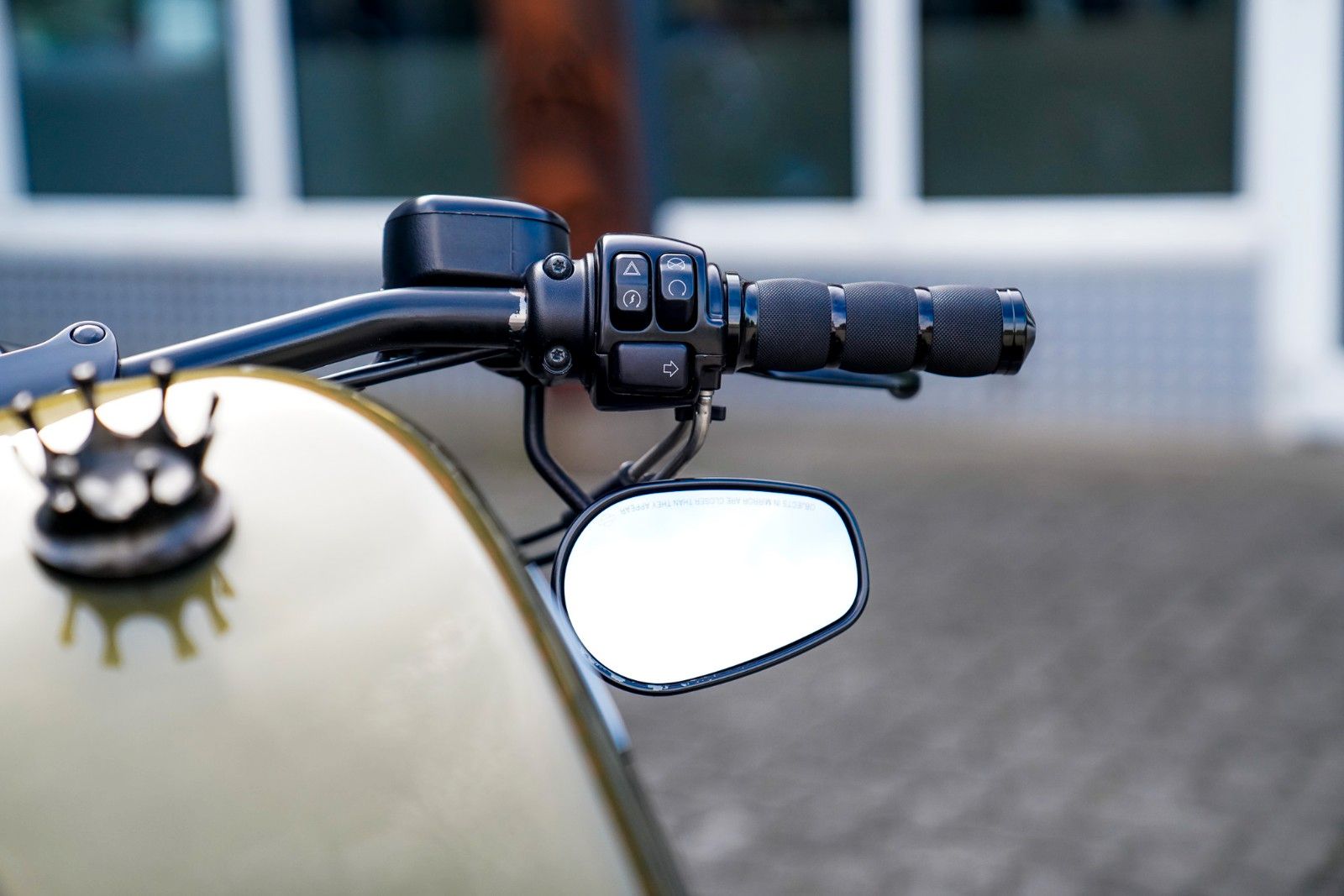 Fahrzeugabbildung Harley-Davidson SPORTSTER XL883N IRON - Jekill - Kurzes Heck -