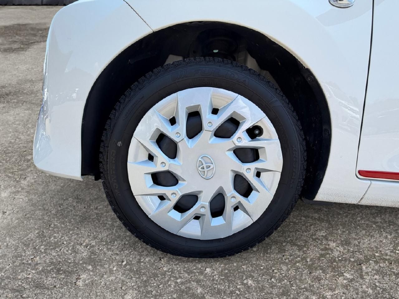 Fahrzeugabbildung Toyota AYGO x-play