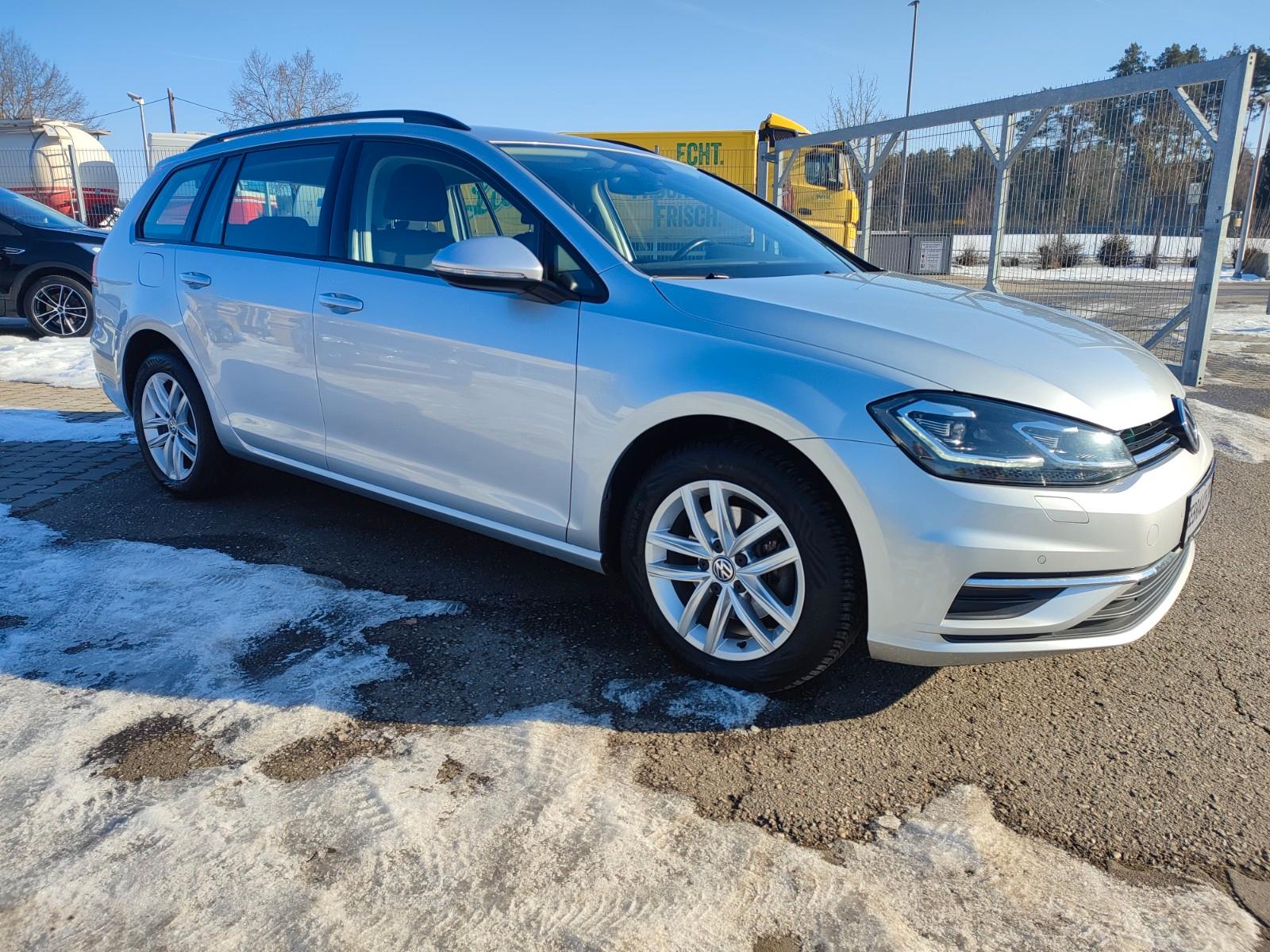 Volkswagen Golf VII Variant AHK/ACC/NAV/SHZ/LED/KAM/MASSAGE