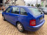 Skoda Fabia Combi 1.4 16V Automatik Klima el. FH ... - Skoda Fabia mit Benzin-Antrieb: Blau, Kombi, 1.4