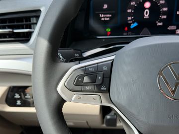 Volkswagen T7 Multivan 2.0TDI DSG Life Edition NAV RFK SHZ