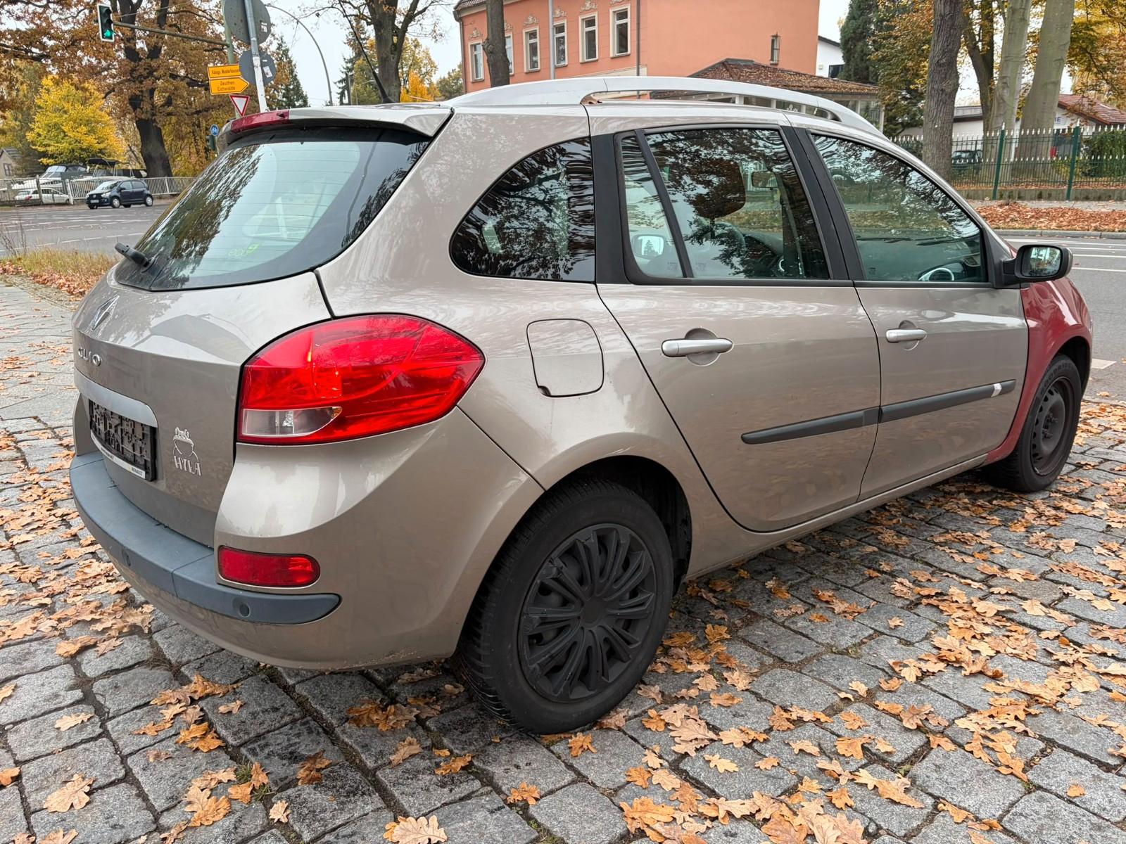 Renault Clio 2008 — салон