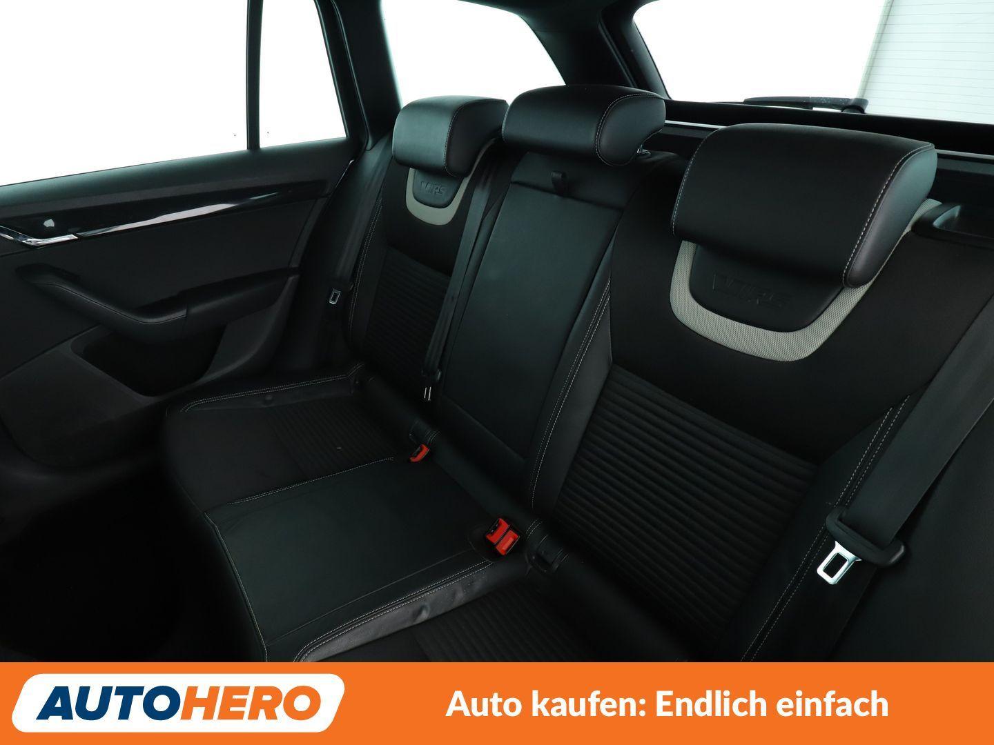 Skoda Octavia 2.0 TDI RS Aut.*NAVI*XENON*TEMPO*CAM*PDC
