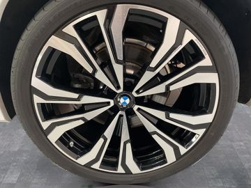 BMW X7 - 11
