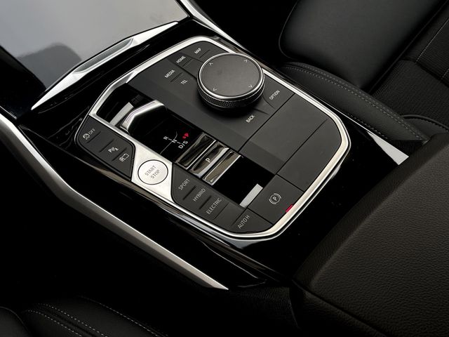 Foto Nummer 10: BMW 330e