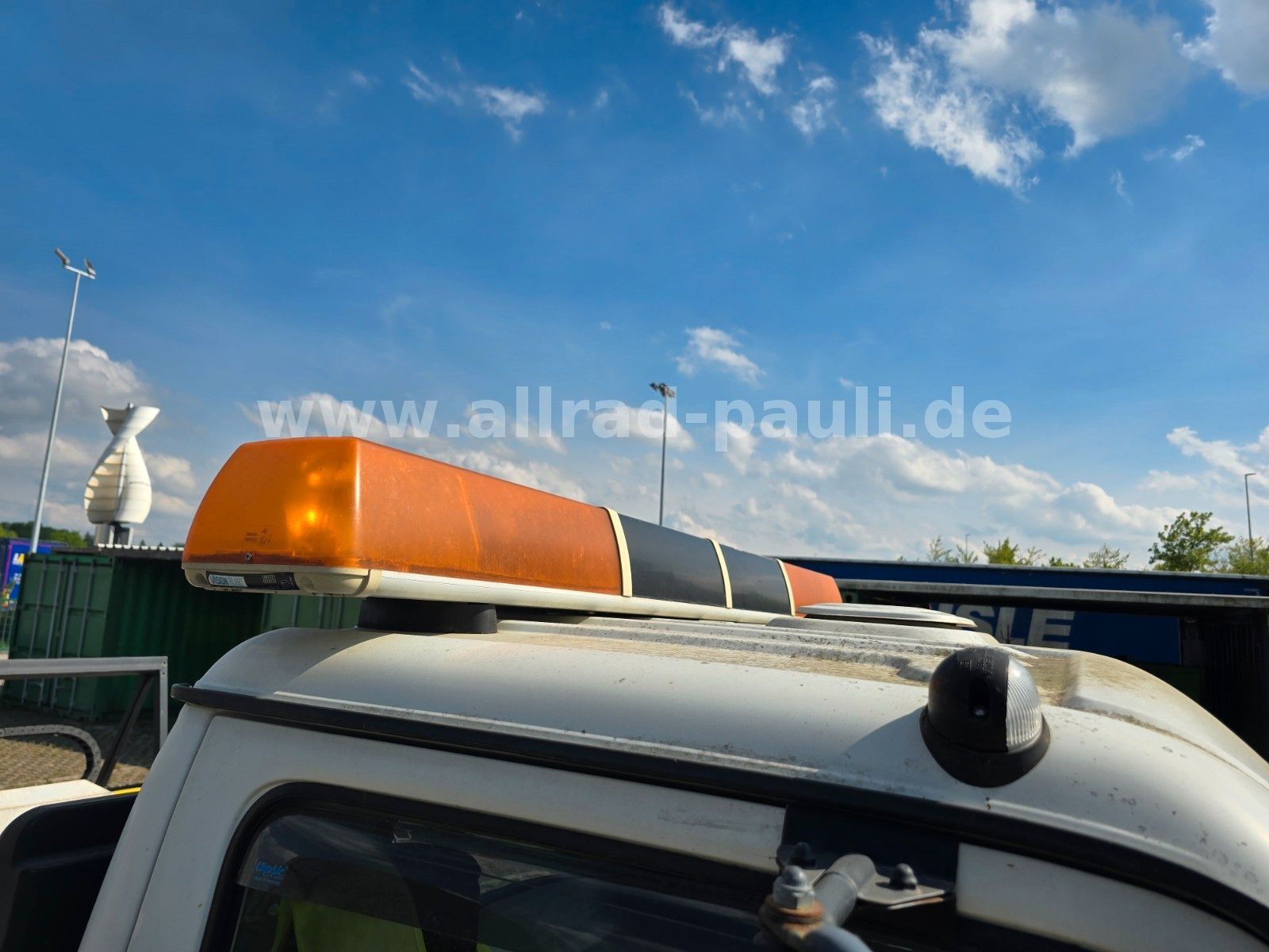Isuzu N-Serie NPR85P - Schlepper | Schiebeplateau
